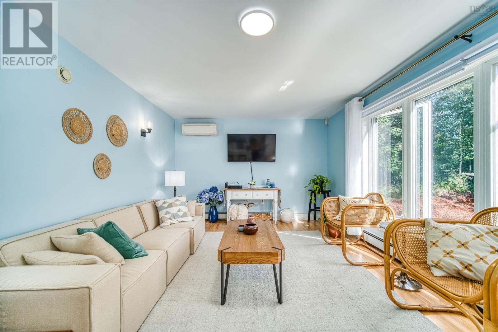 200 Cresthaven Drive