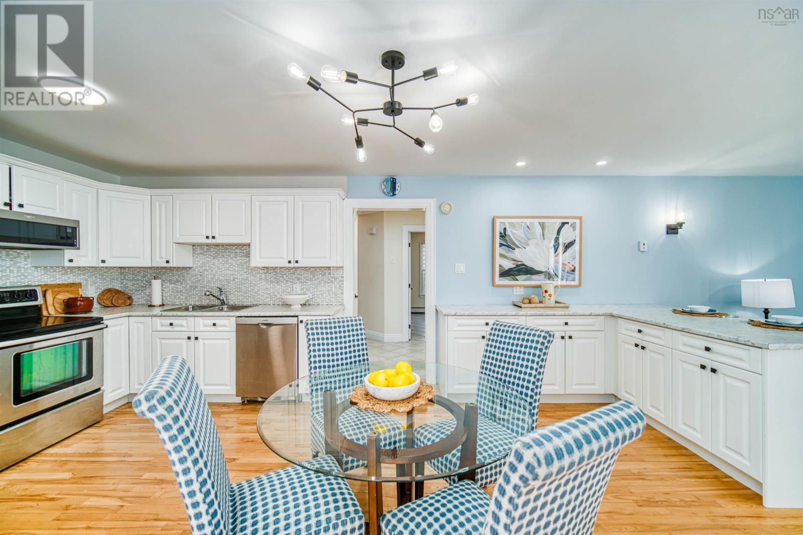 200 Cresthaven Drive