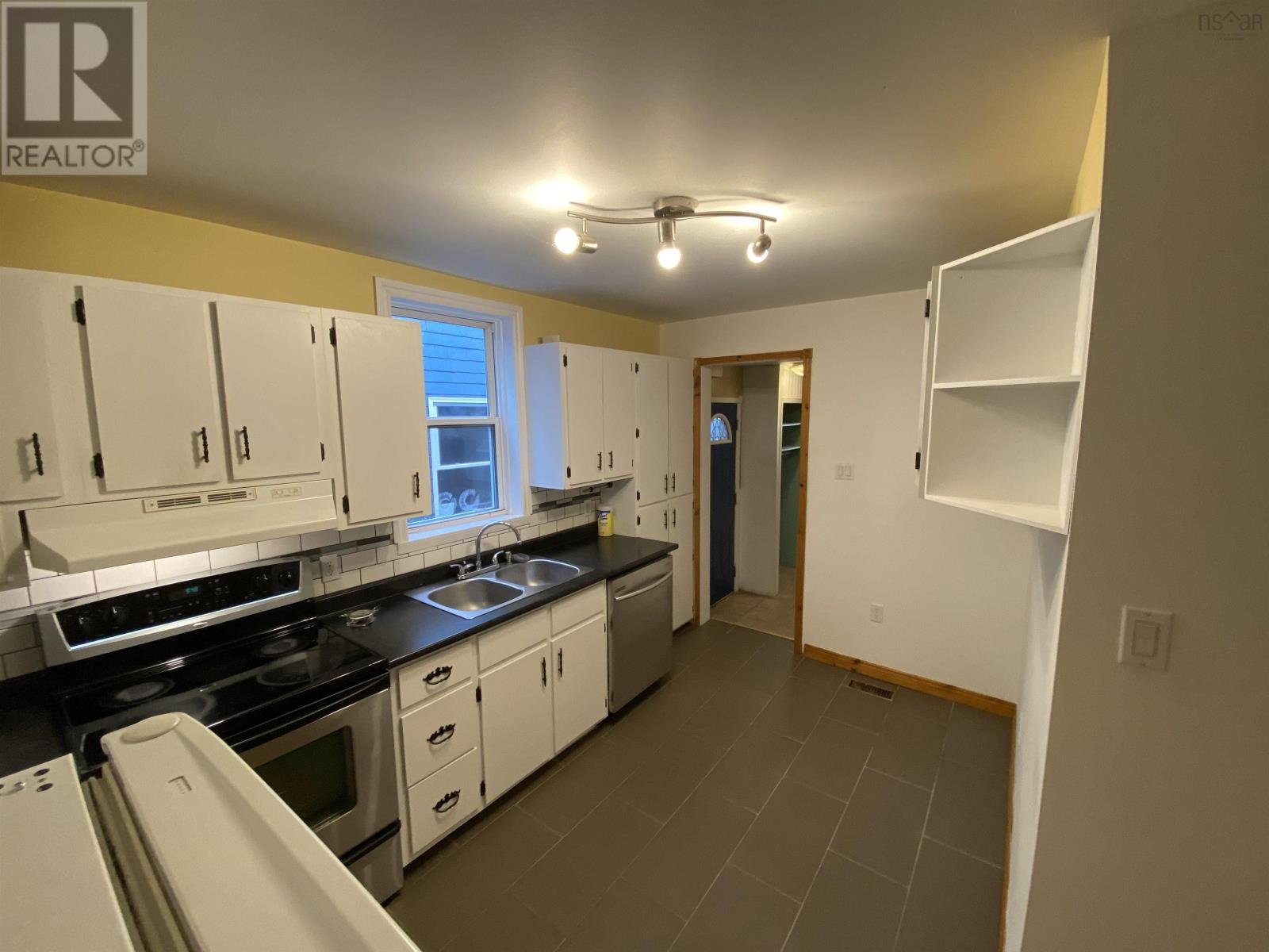 2616 Fuller Terrace
