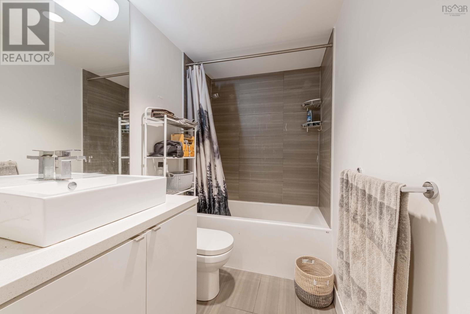 406 1065 Barrington Street, #406