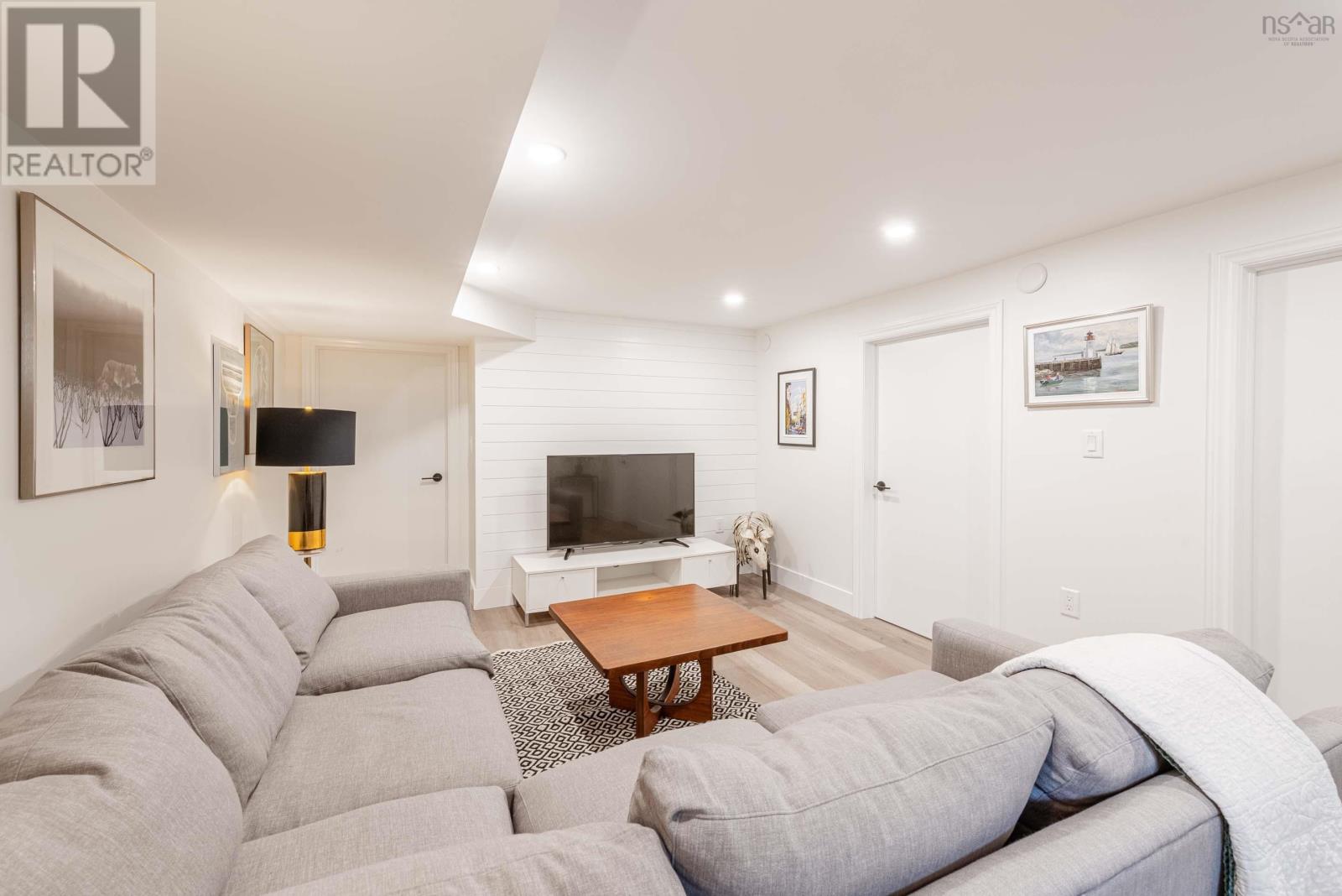 4 Rosemount Avenue