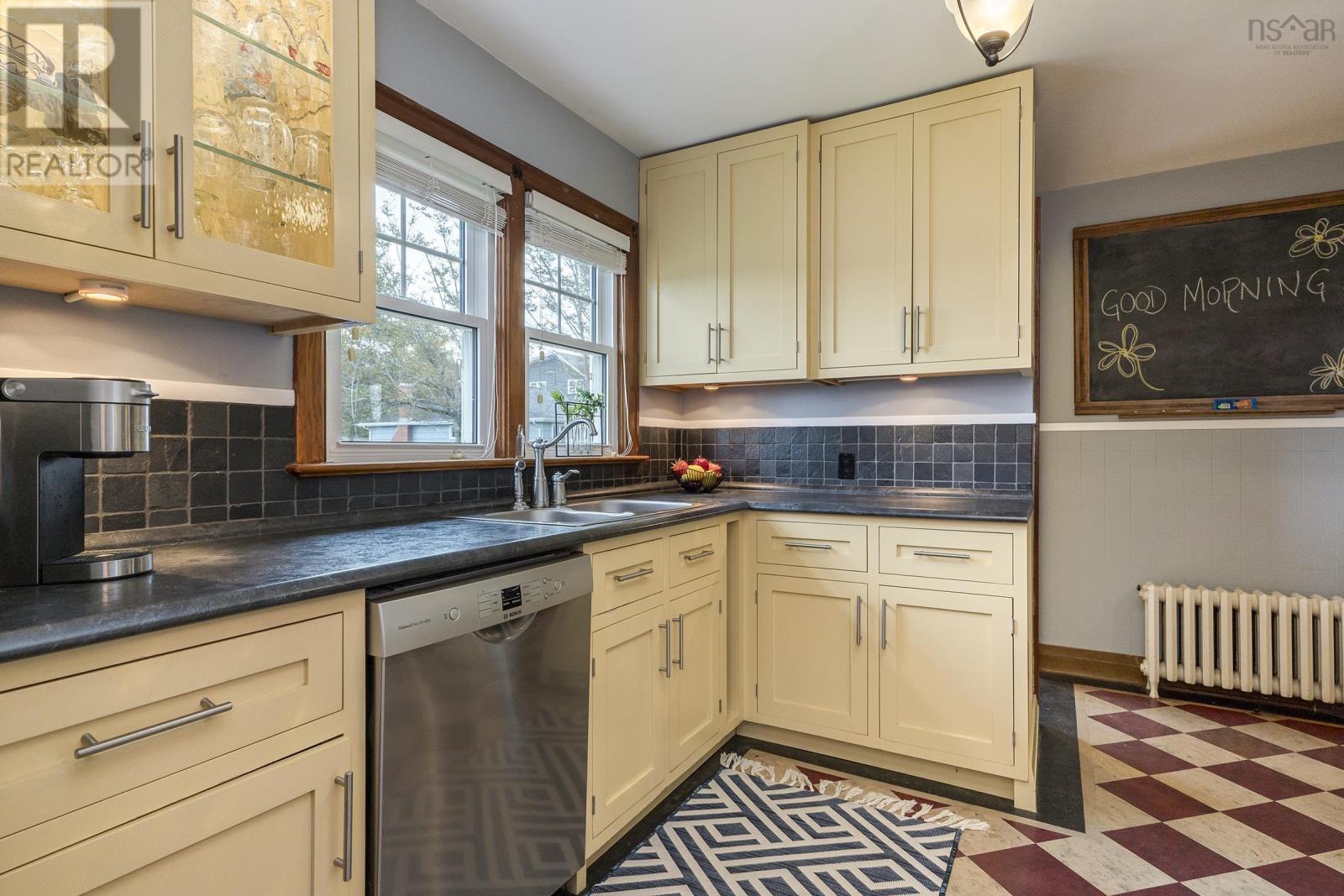34 Arlington Avenue