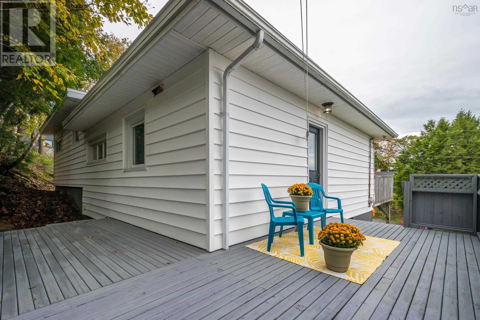 18 Cascade Drive