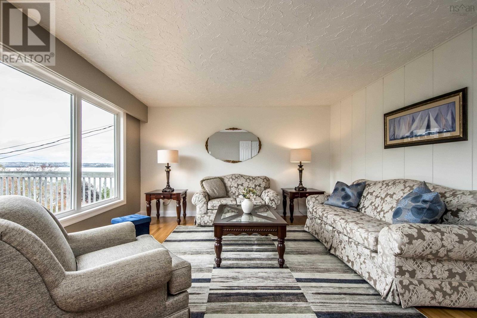 18 Cascade Drive
