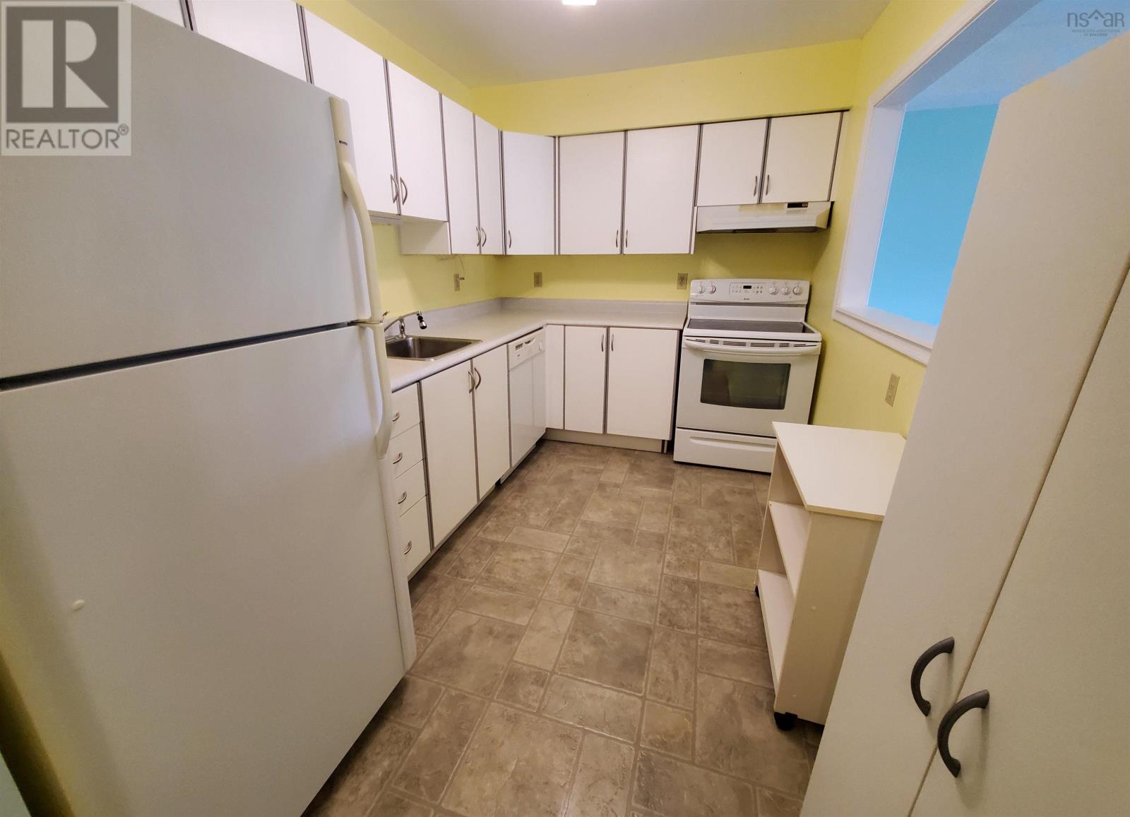 303 31 River Lane, #303
