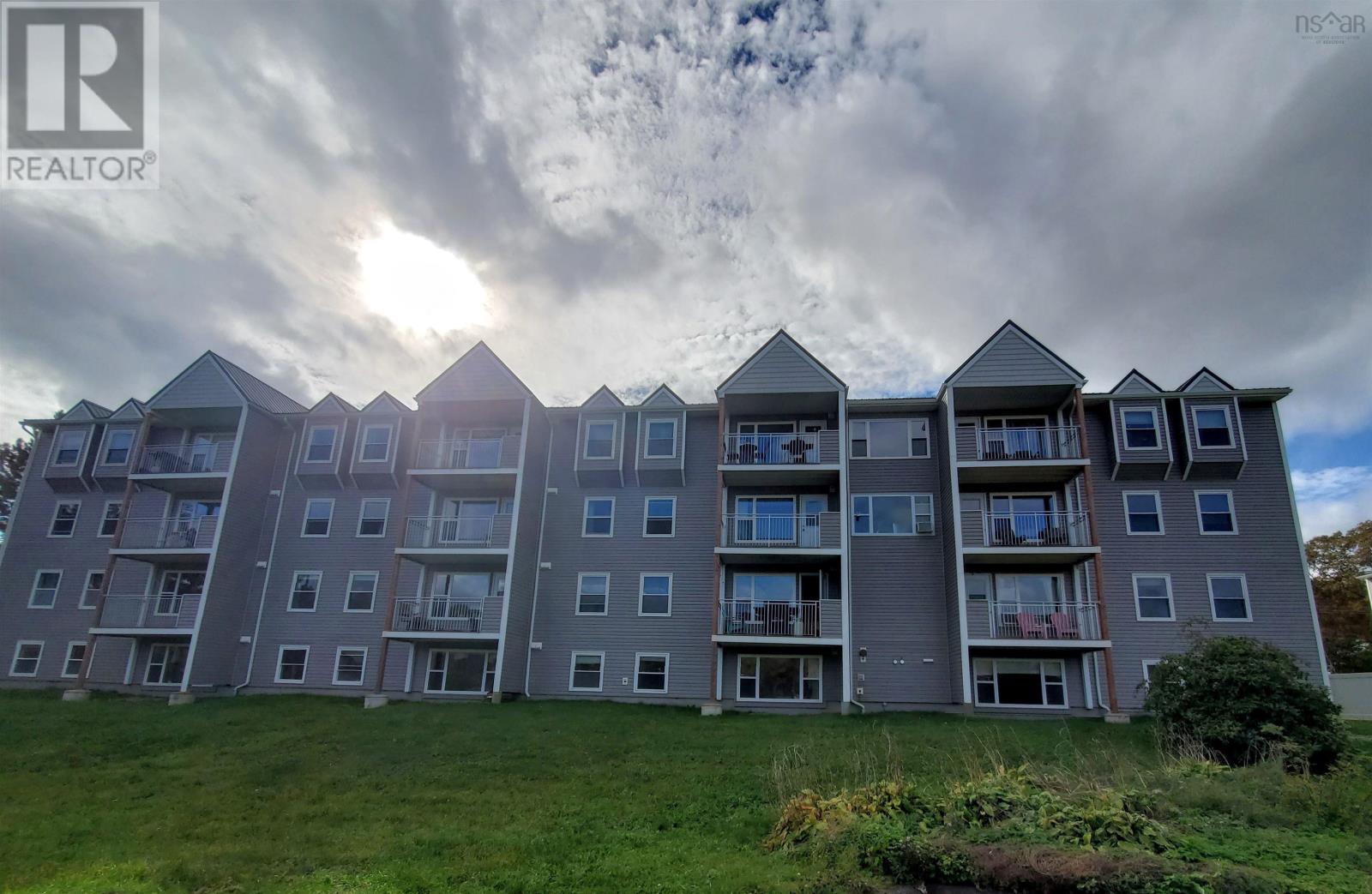 303 31 River Lane, #303
