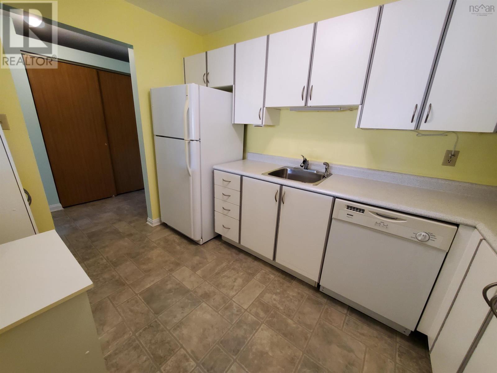 303 31 River Lane, #303
