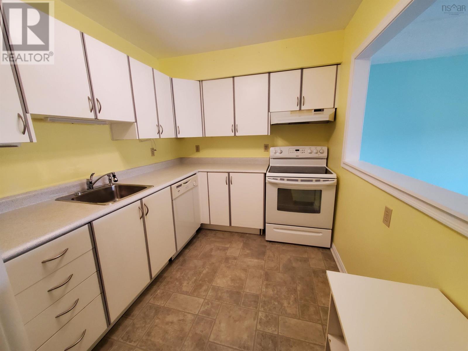 303 31 River Lane, #303