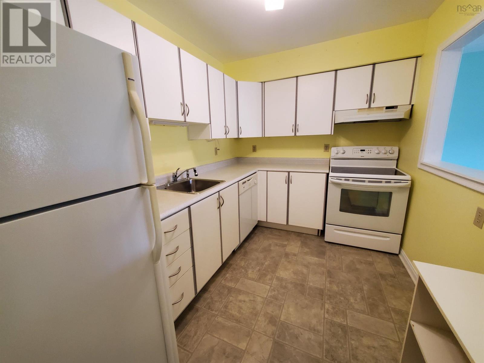 303 31 River Lane, #303