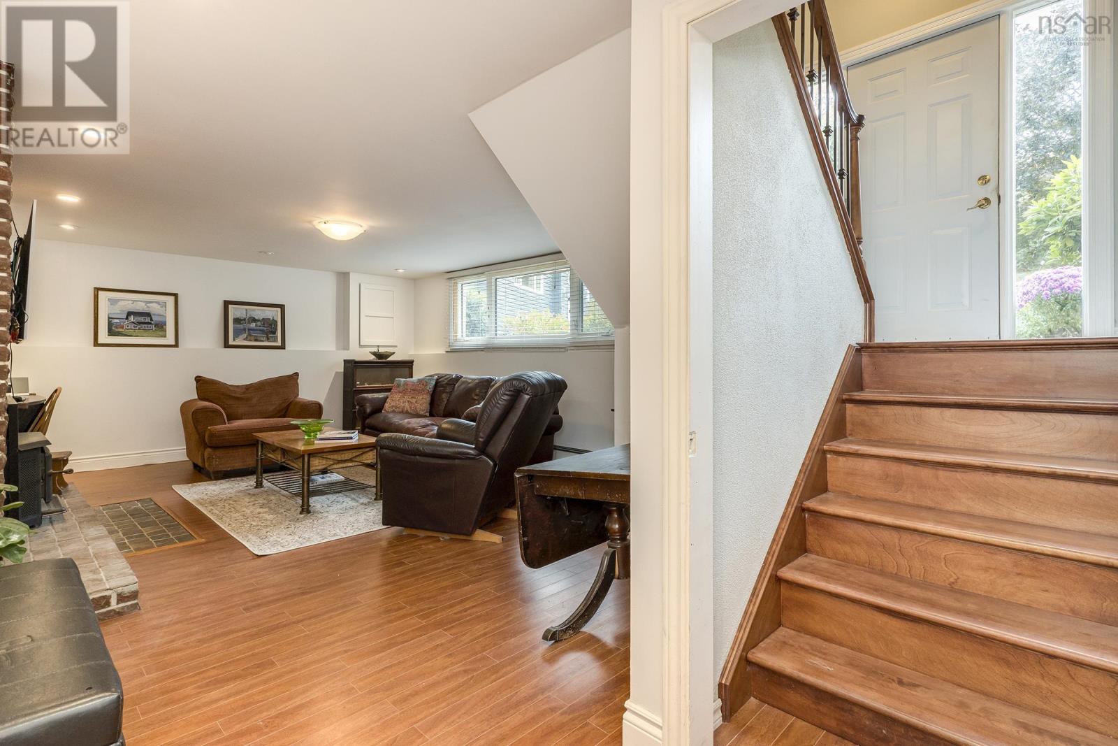 5 Dubonnet Drive
