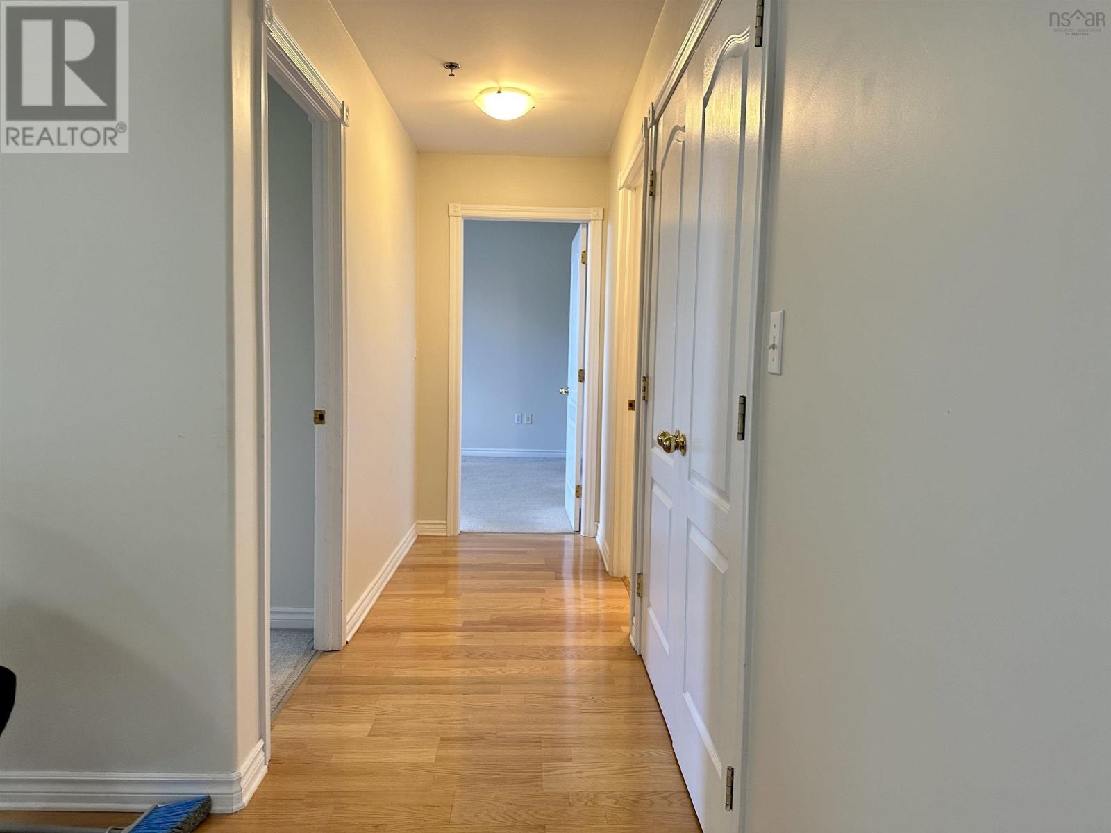 108 10 Regency Park Drive, #108