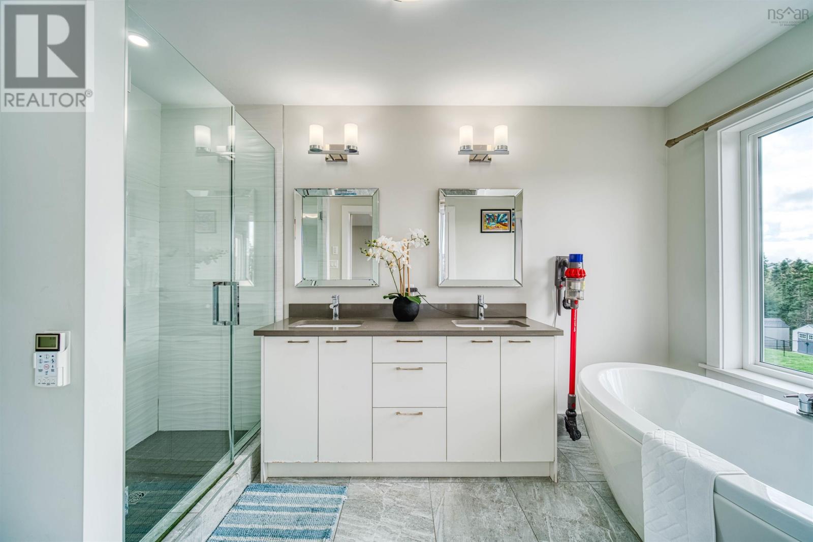 48 Bramwell Court NE