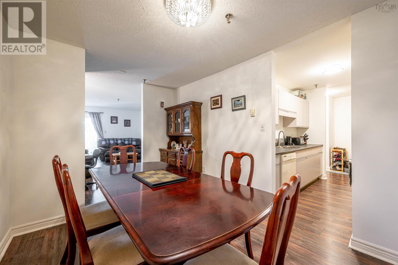 313 15 Langbrae Drive, #313