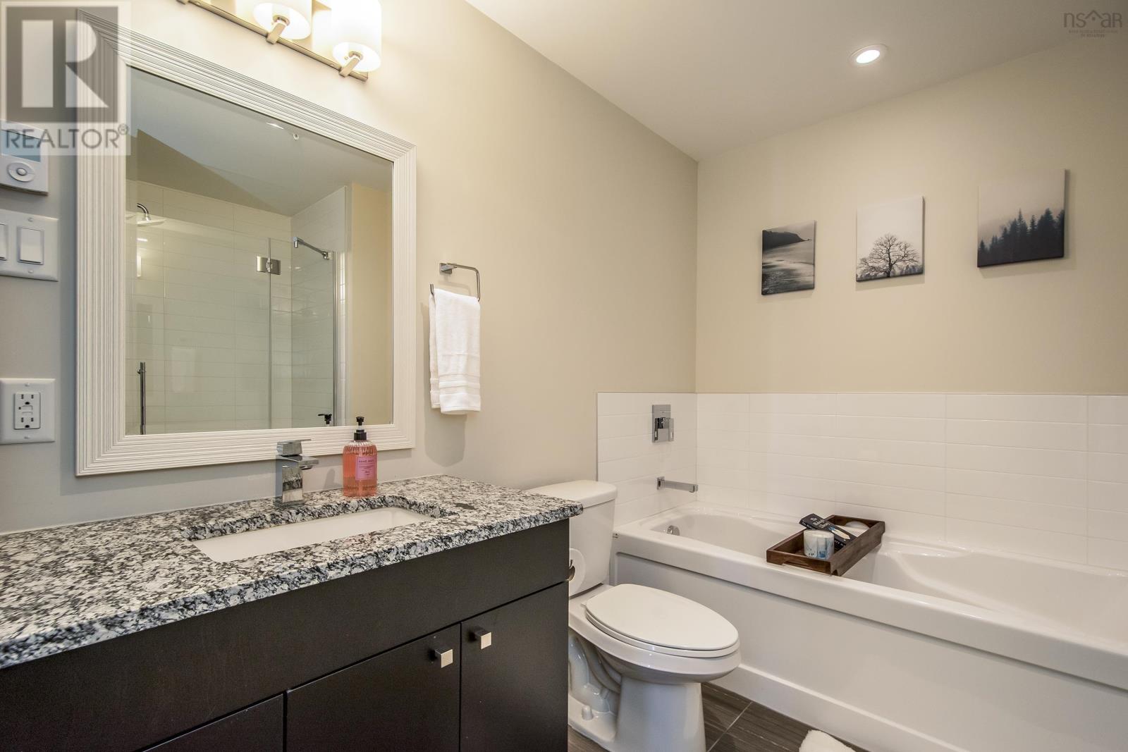 1007 67 Kings Wharf Place, #1007