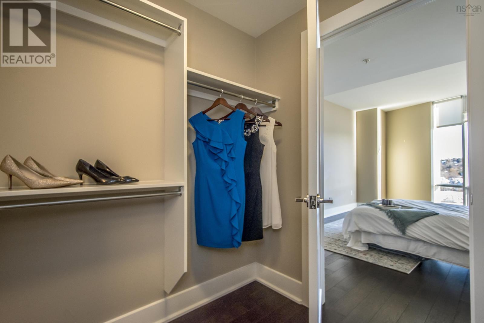 1007 67 Kings Wharf Place, #1007