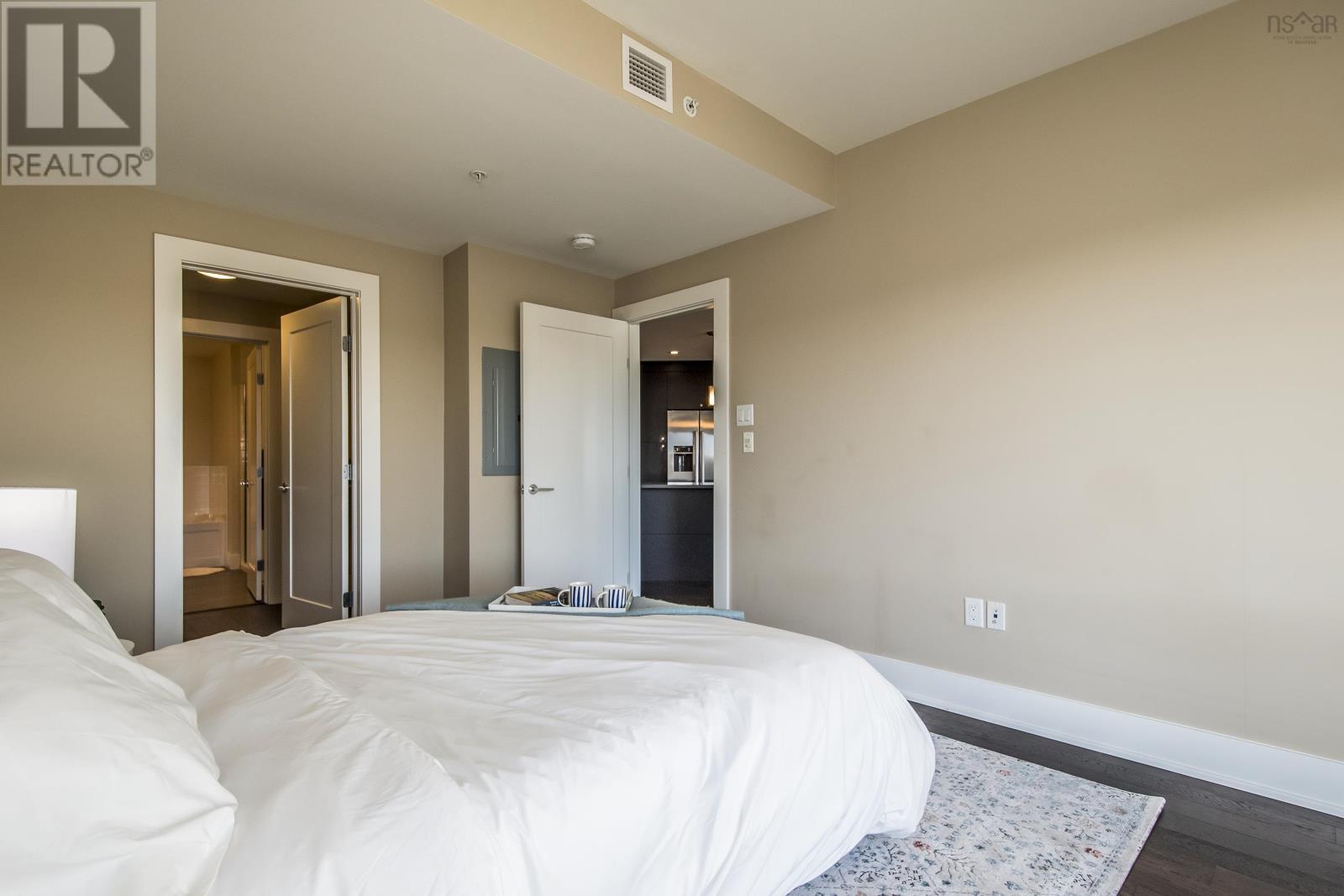 1007 67 Kings Wharf Place, #1007
