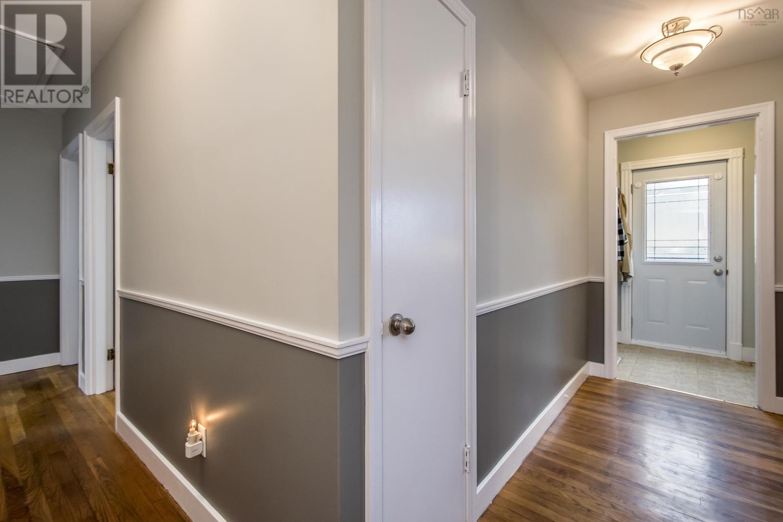 239/241 Melrose Avenue