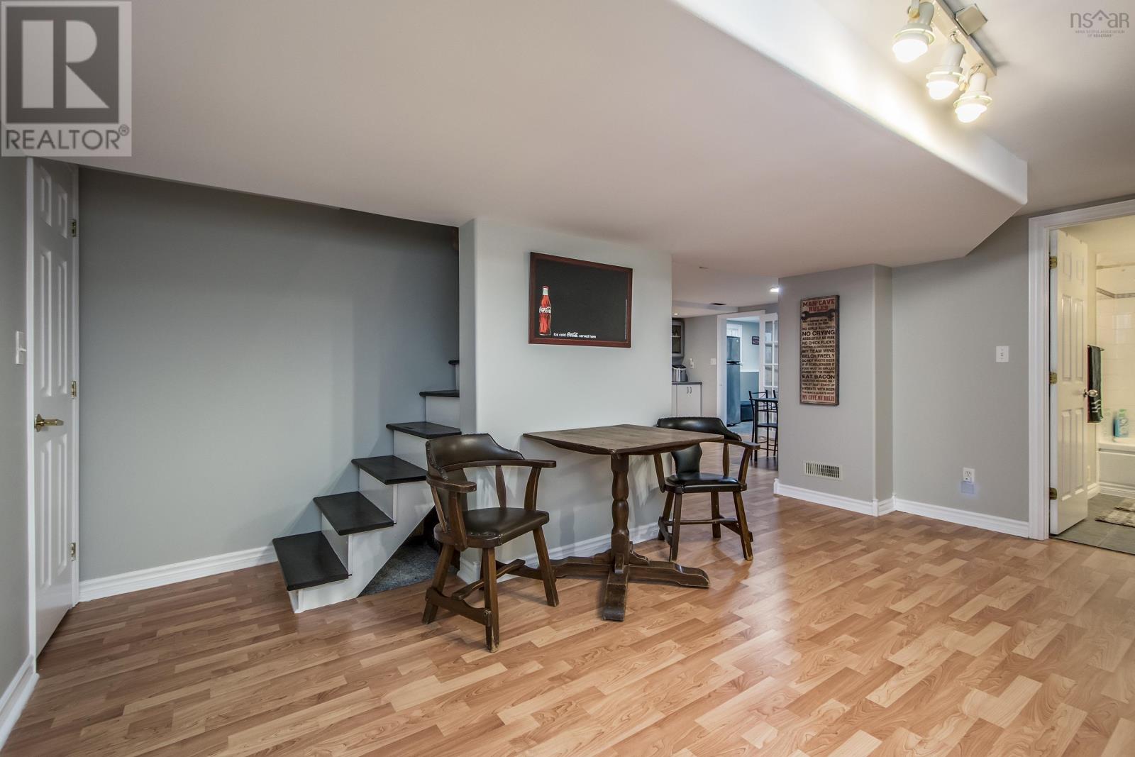 239/241 Melrose Avenue