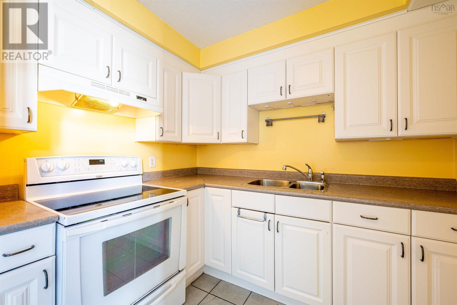 210 5959 Spring Garden Road, #210