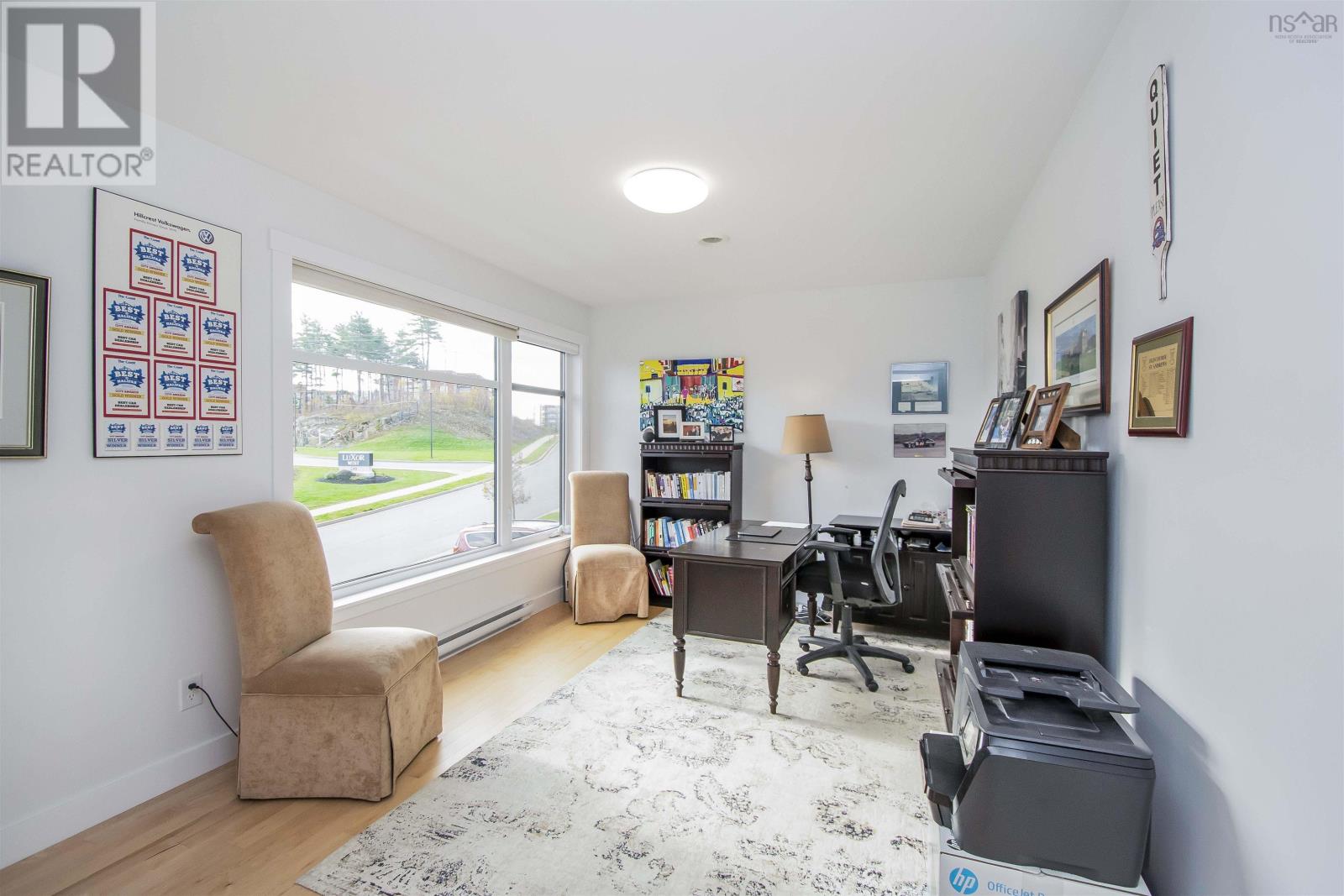 229 Amesbury Gate