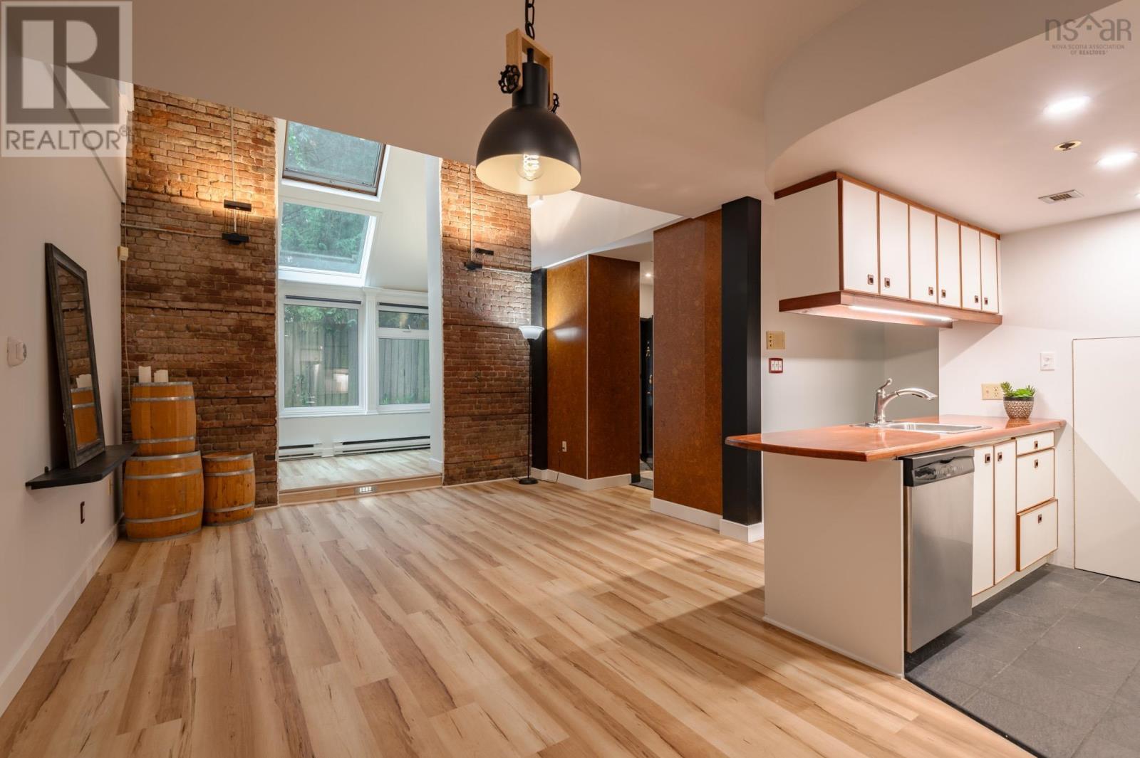 6 2128 Brunswick Street, #6