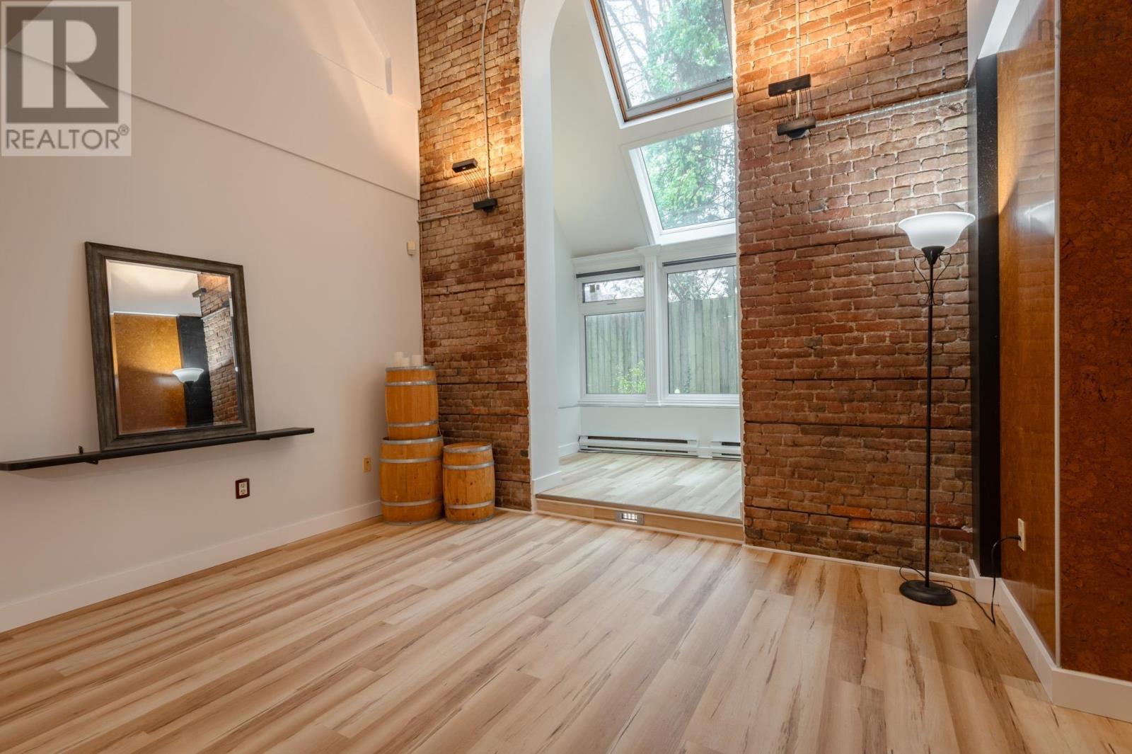 6 2128 Brunswick Street, #6
