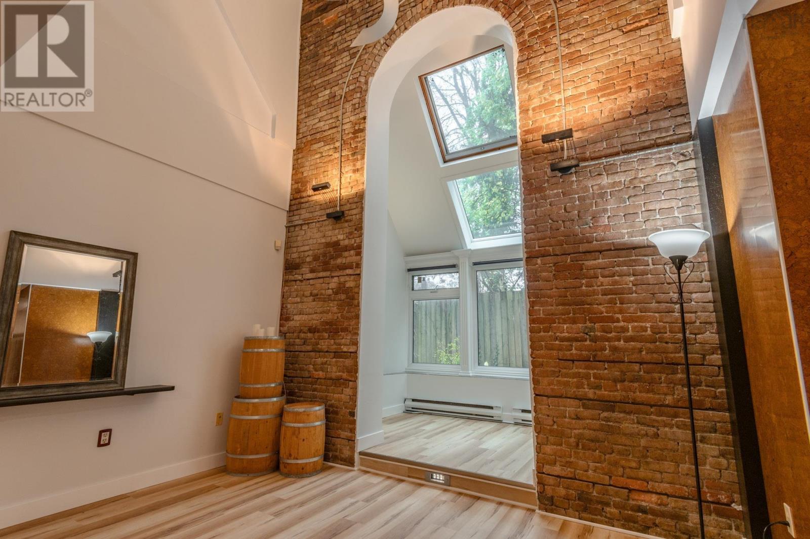 6 2128 Brunswick Street, #6