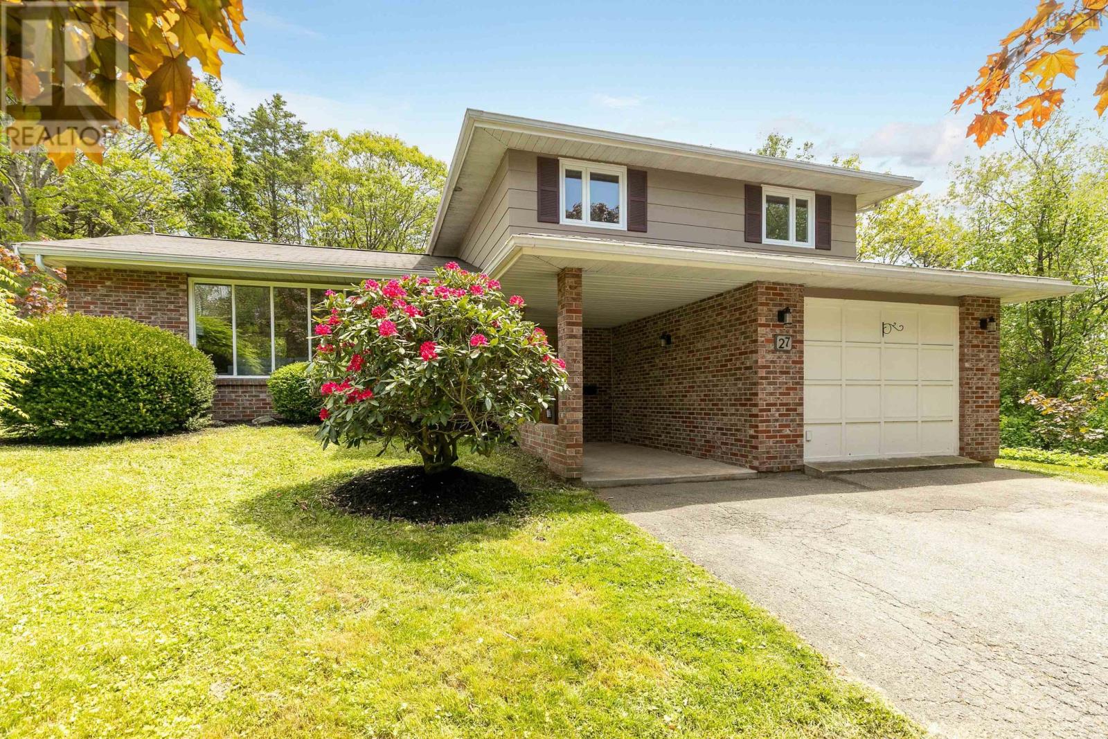 27 Oakmount Drive