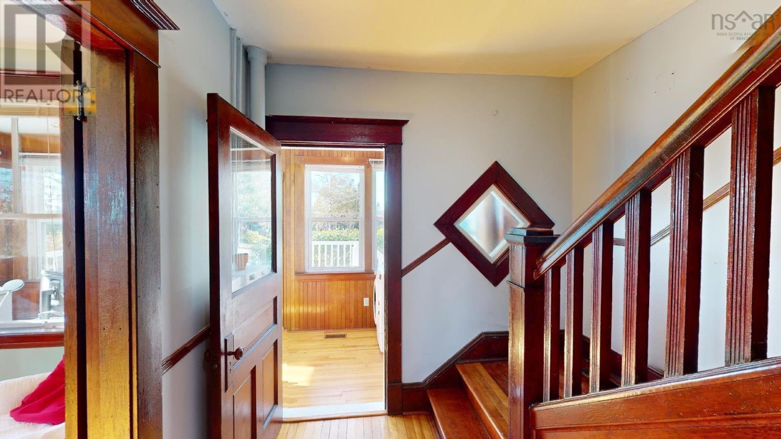 39 Howard Avenue