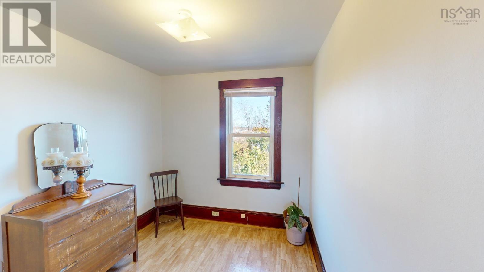 39 Howard Avenue
