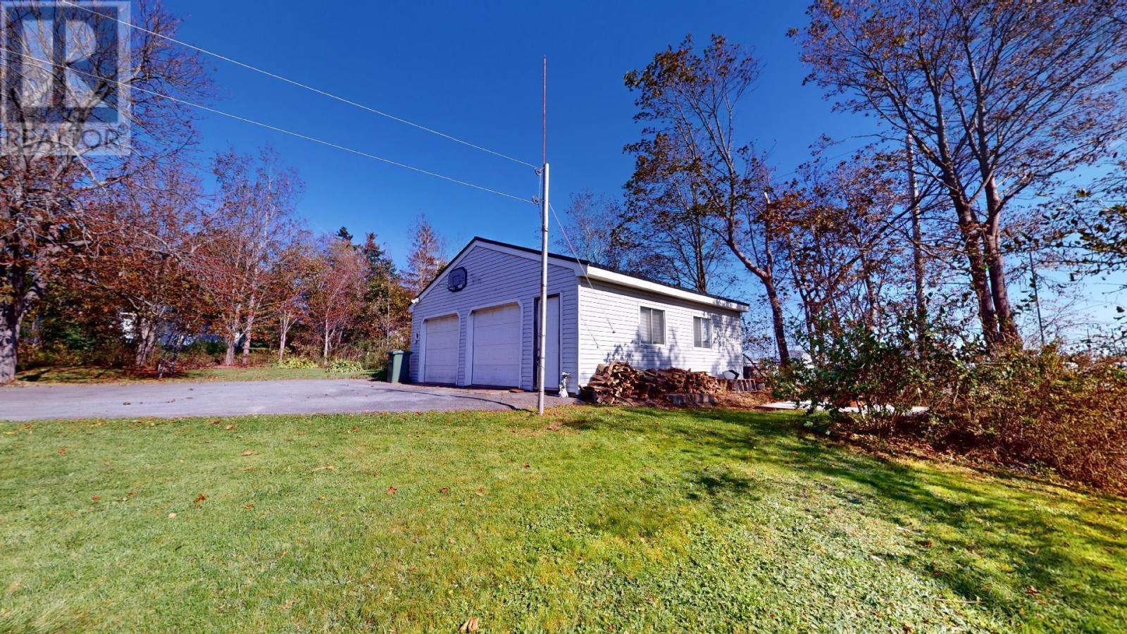 39 Howard Avenue