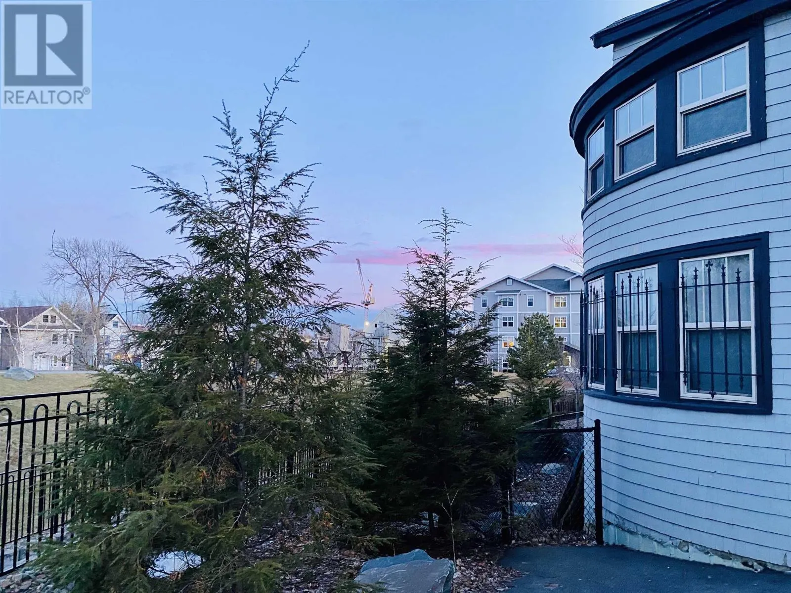 170 Ochterloney Street