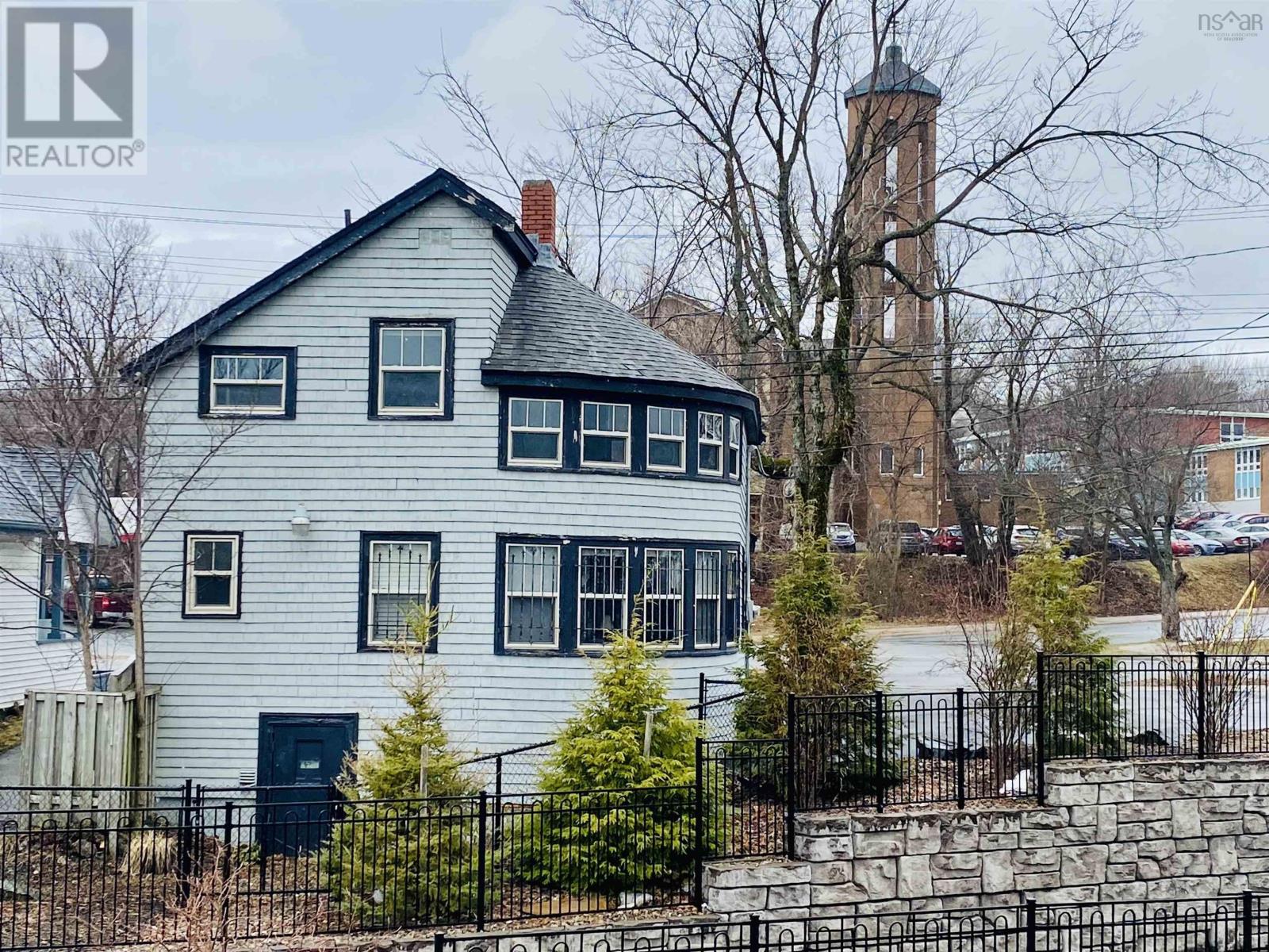 170 Ochterloney Street