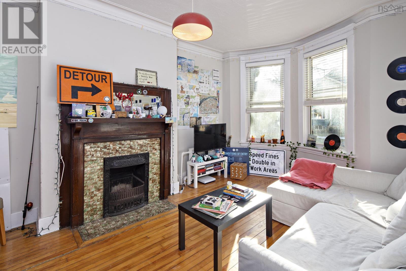 1673 Henry Street