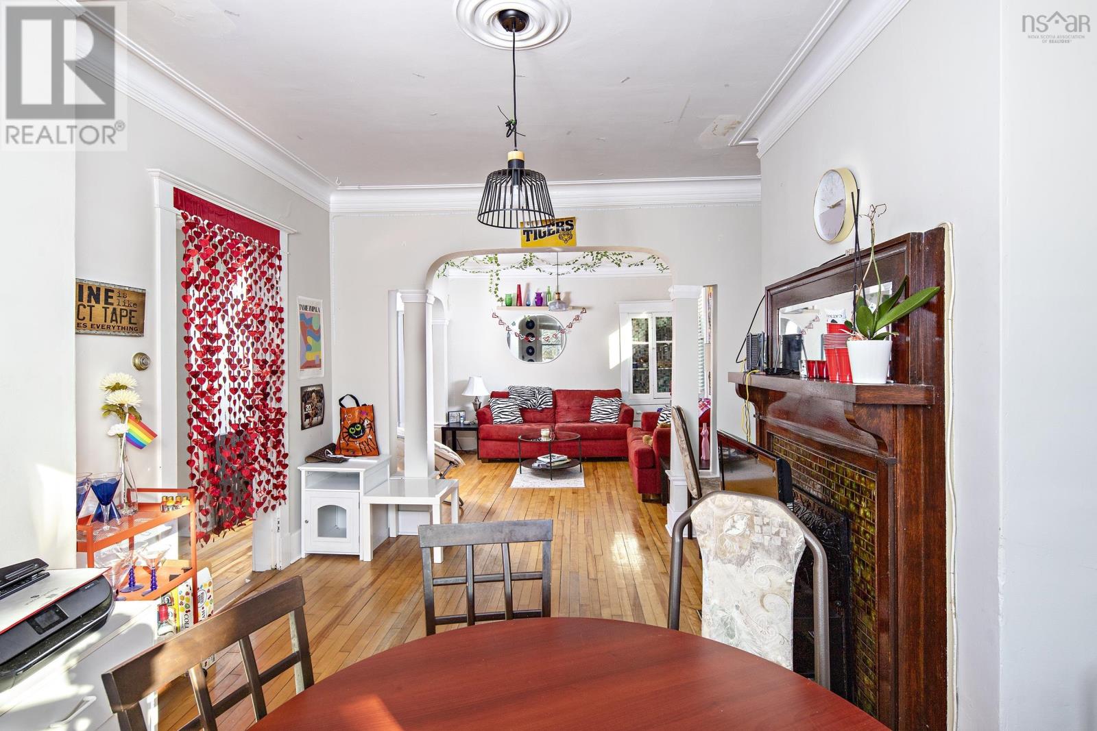 1673 Henry Street