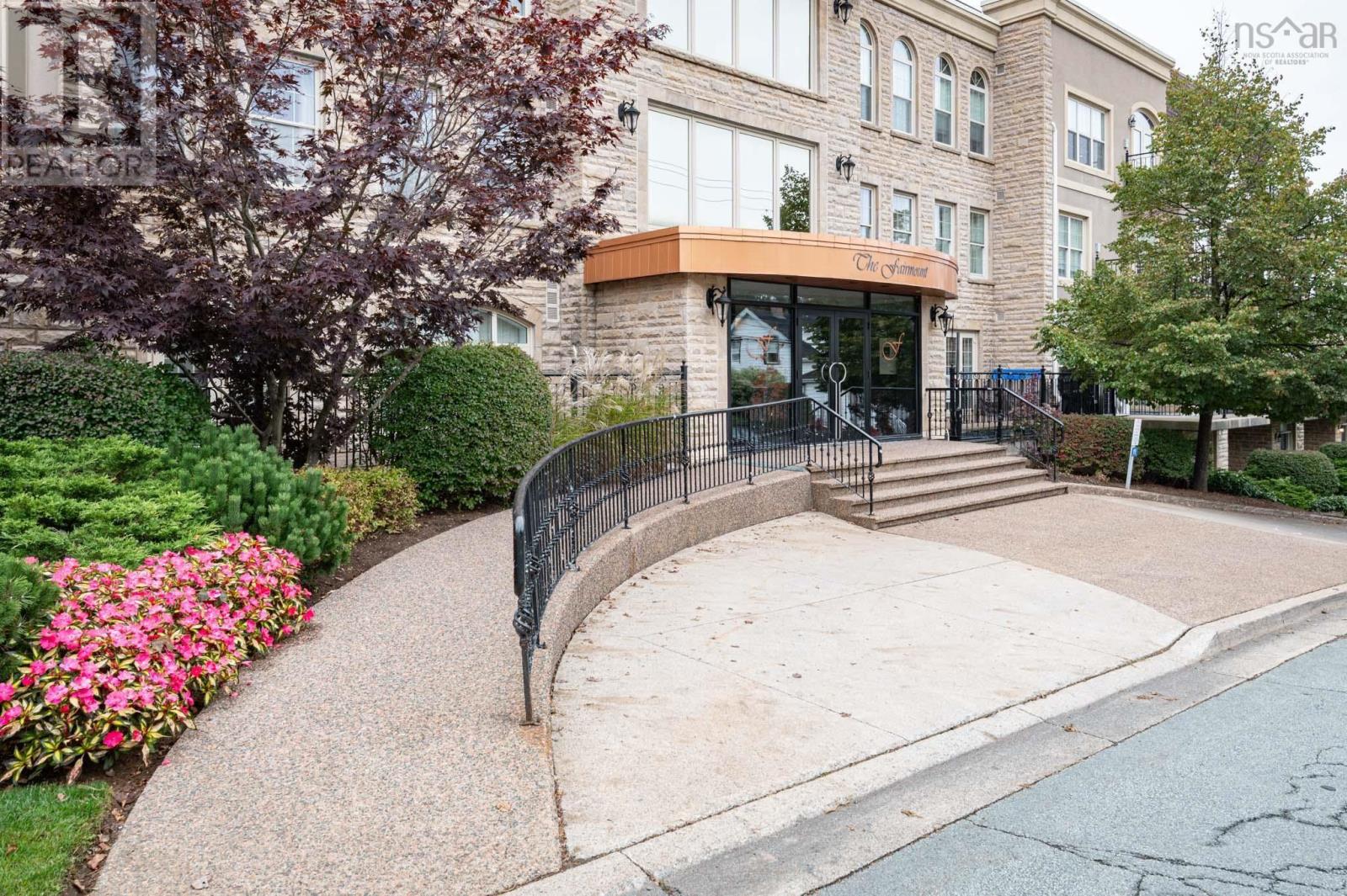 112 11 Springvale Avenue, #112
