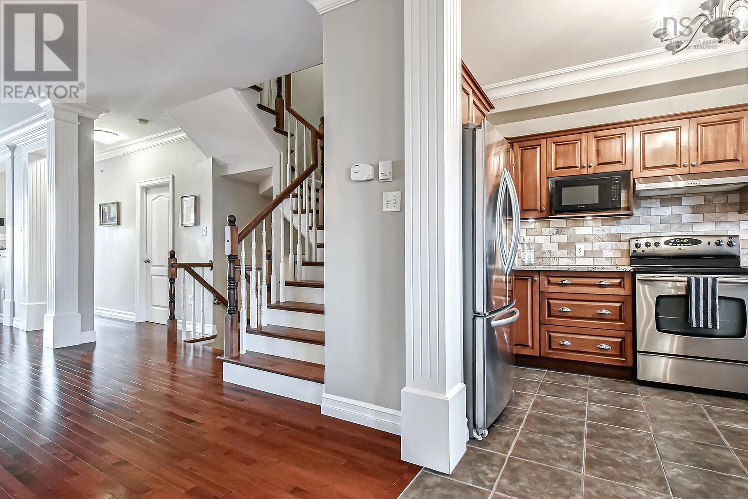 52 Windstone Close