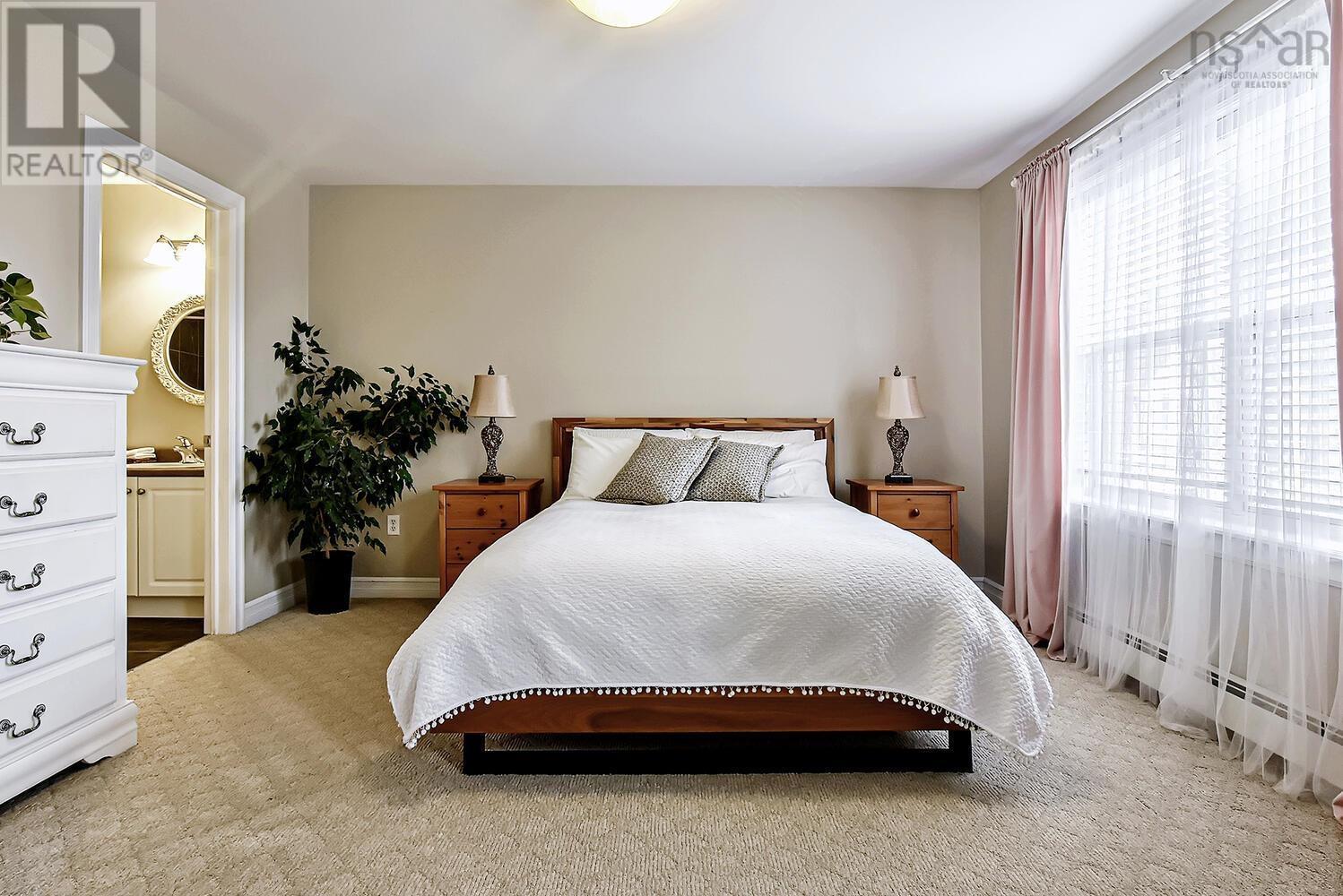 52 Windstone Close