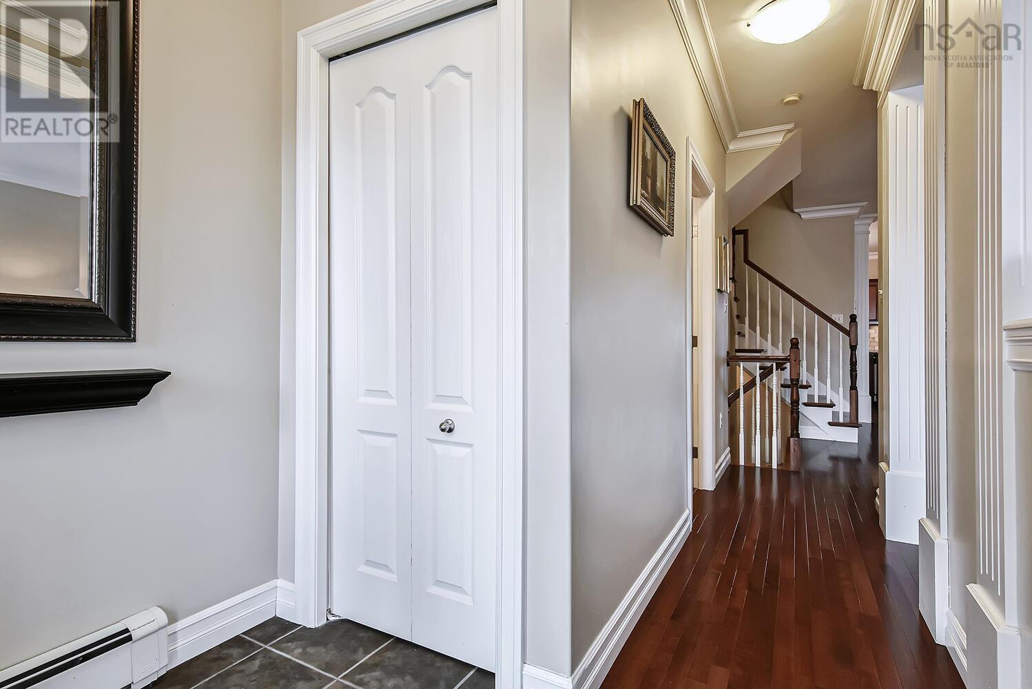 52 Windstone Close