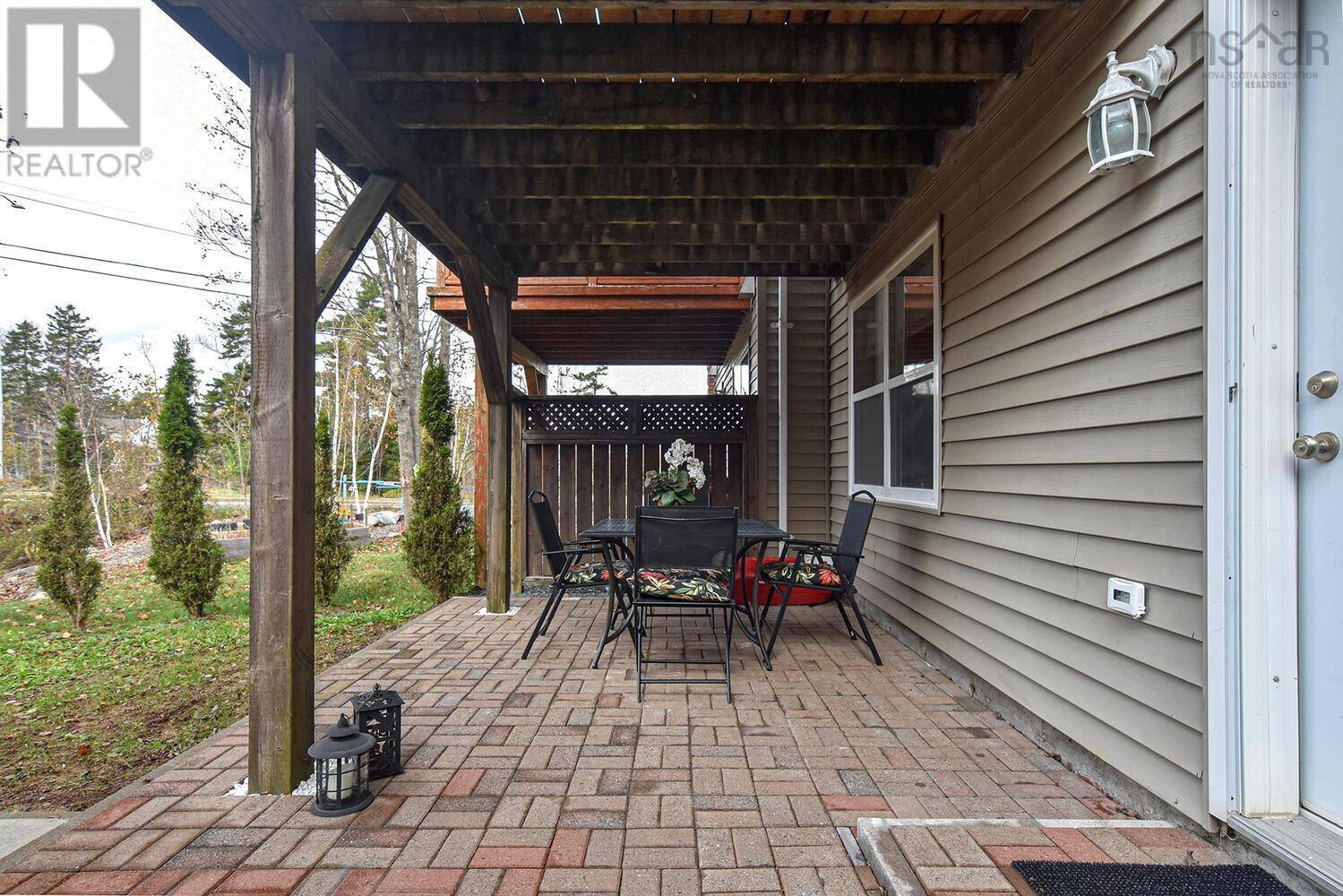 52 Windstone Close