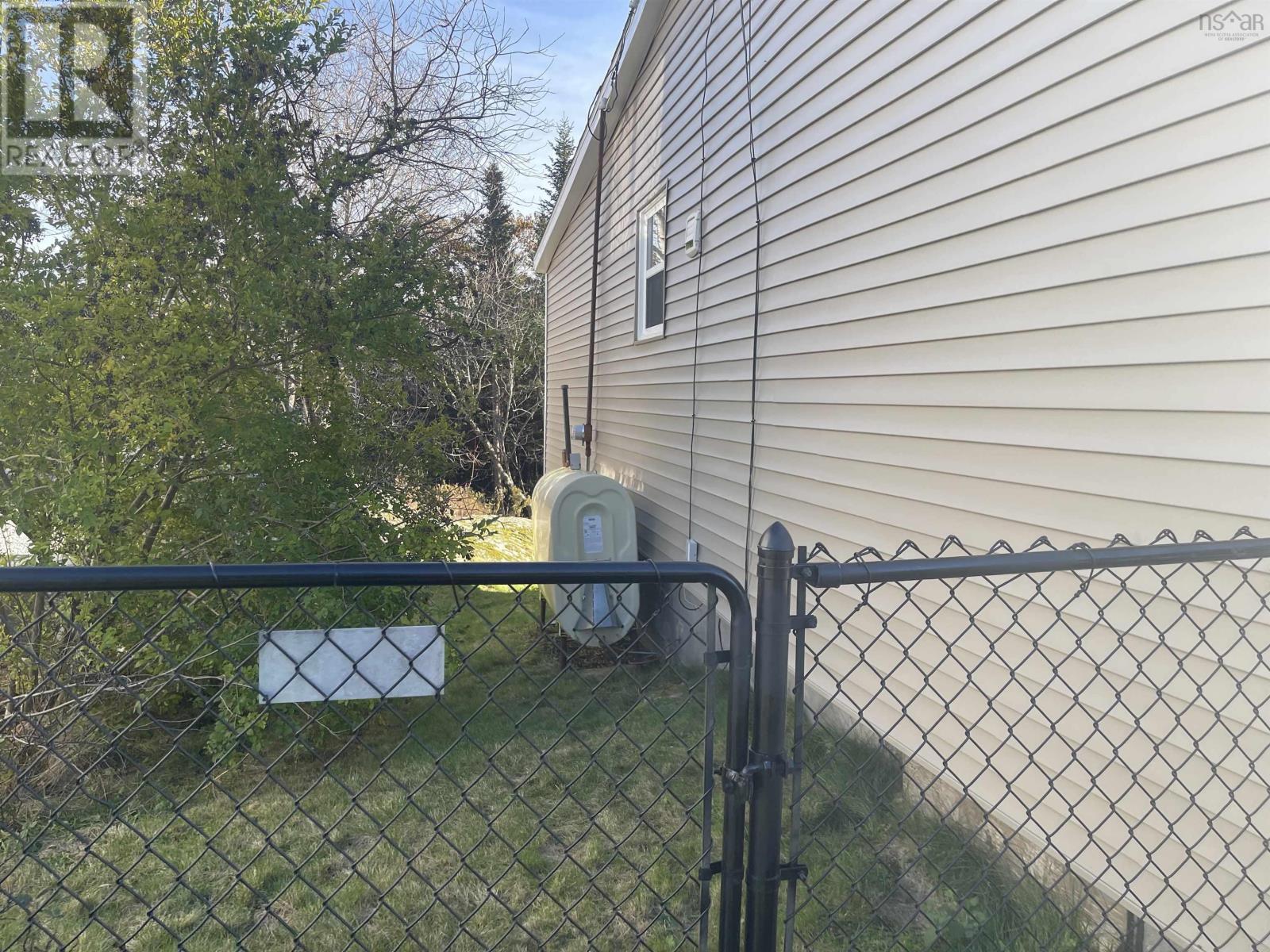8 Charlton Avenue
