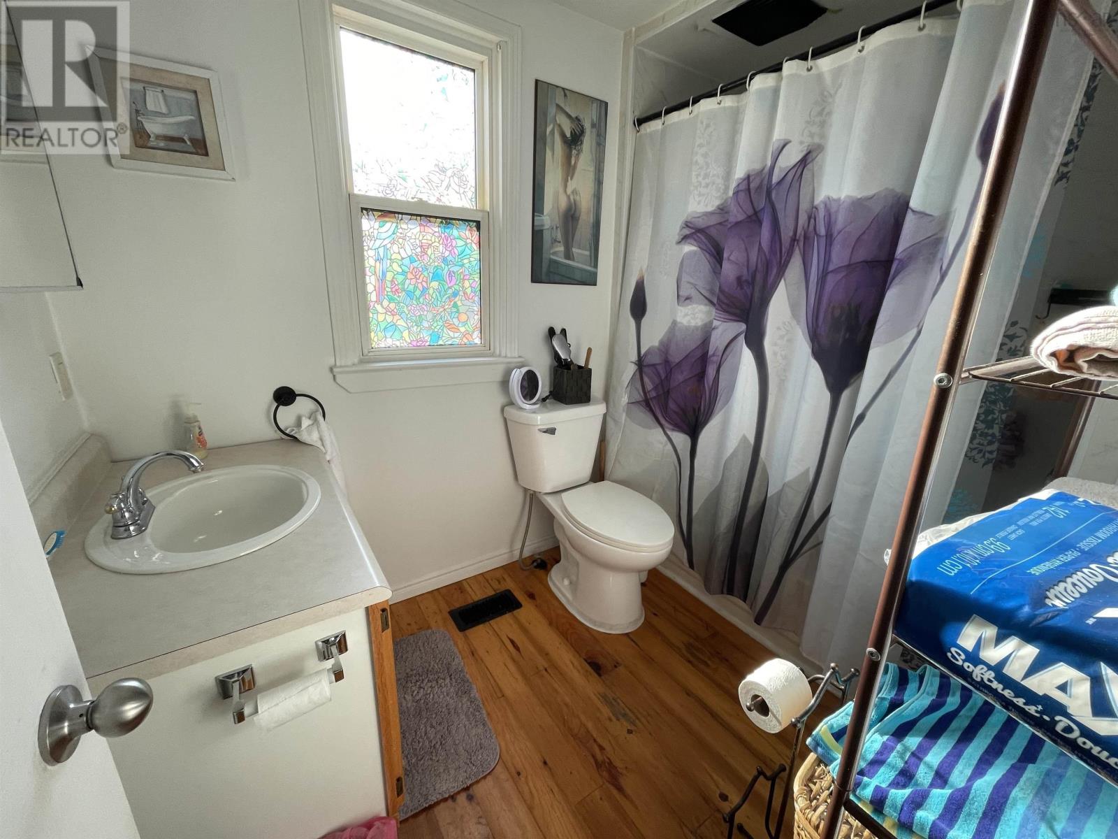 8 Charlton Avenue