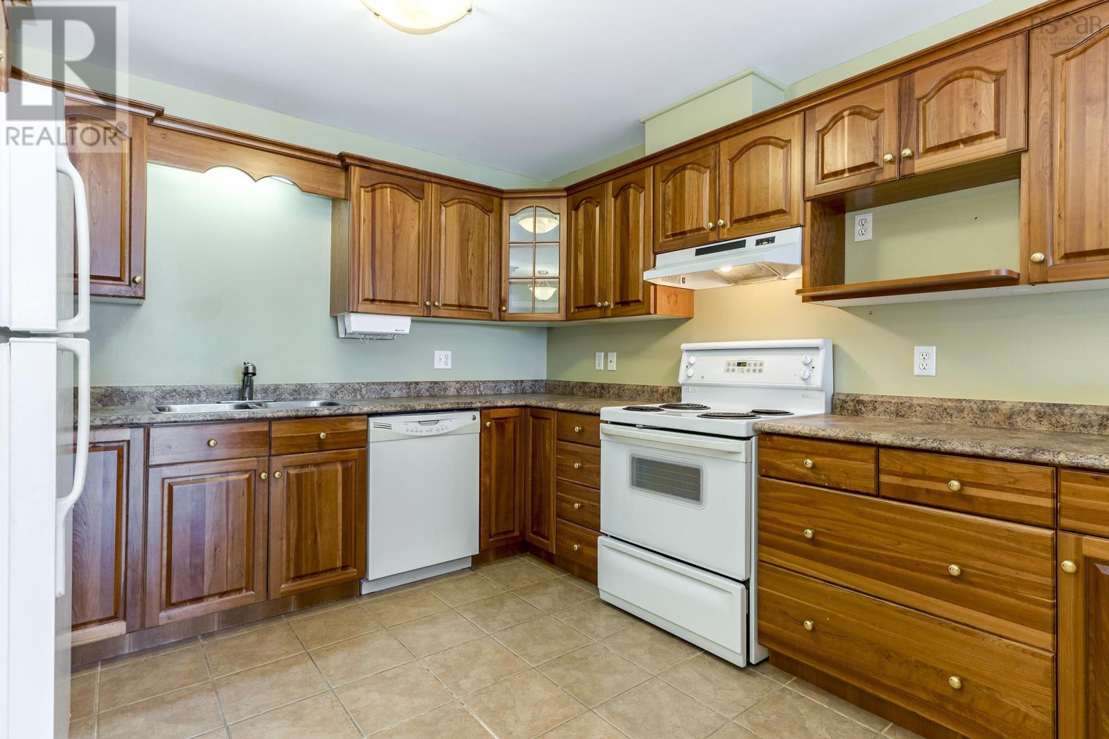 310 114 Regency Park Drive, #310
