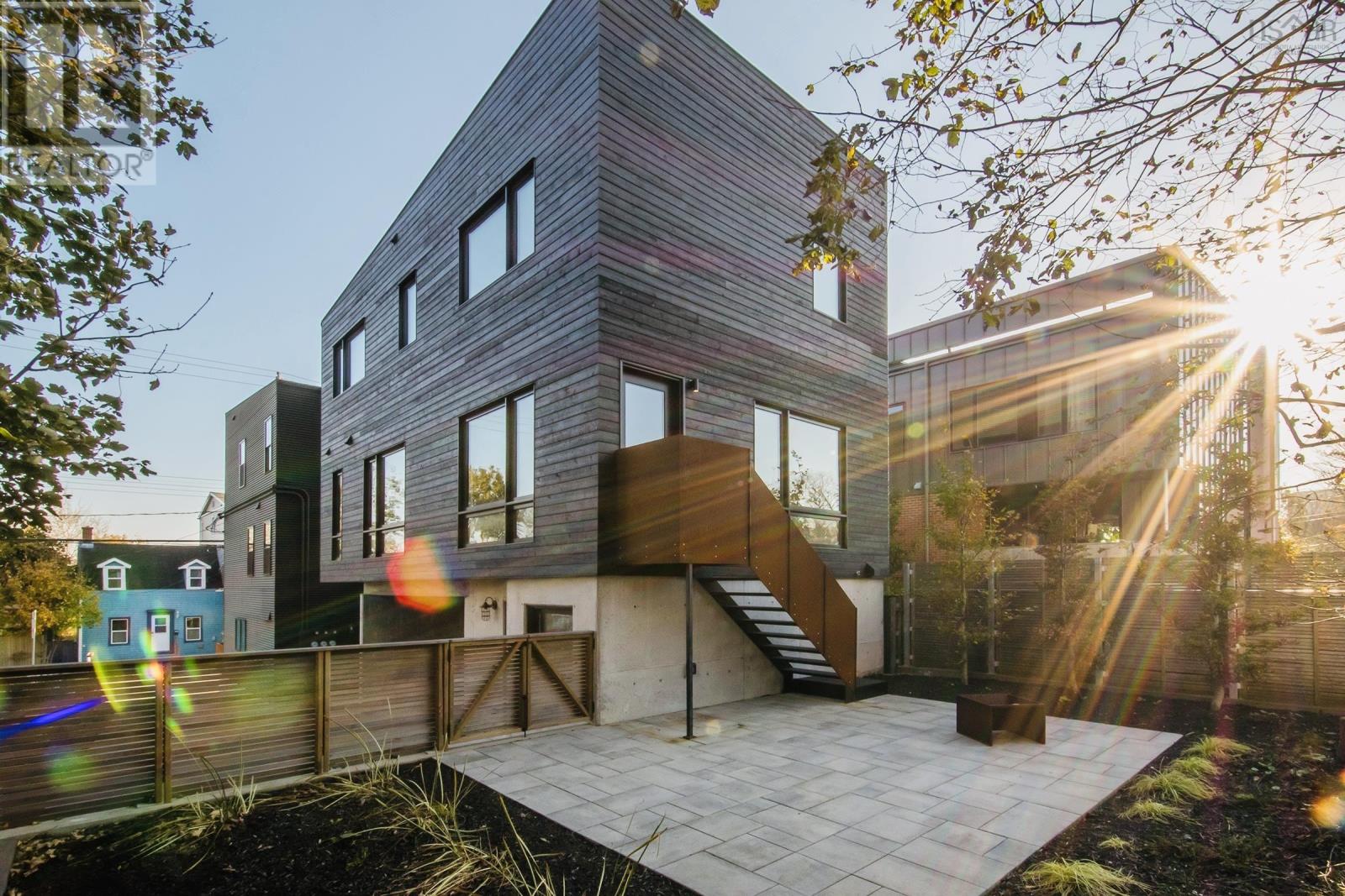 2398 Creighton Street