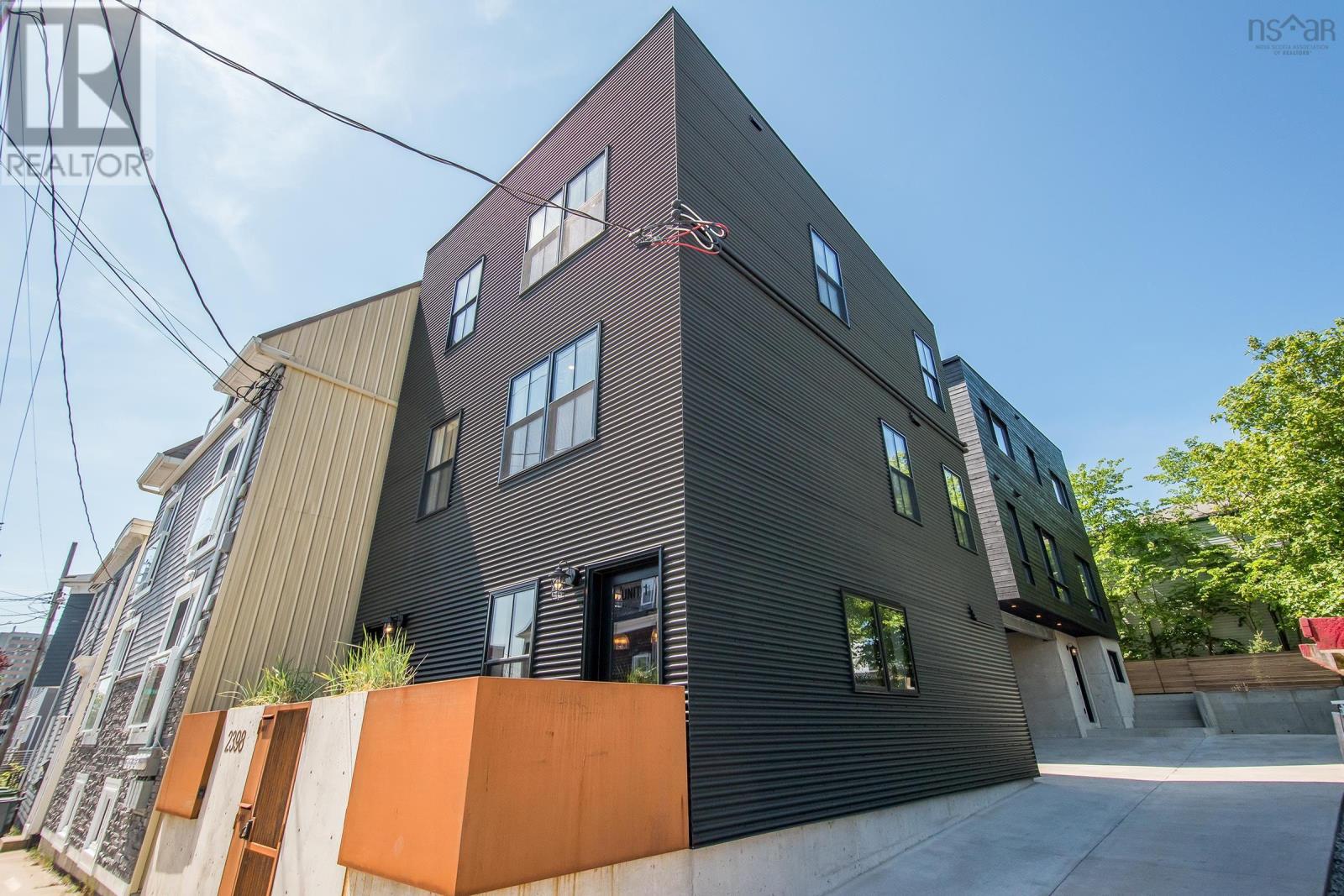 2398 Creighton Street