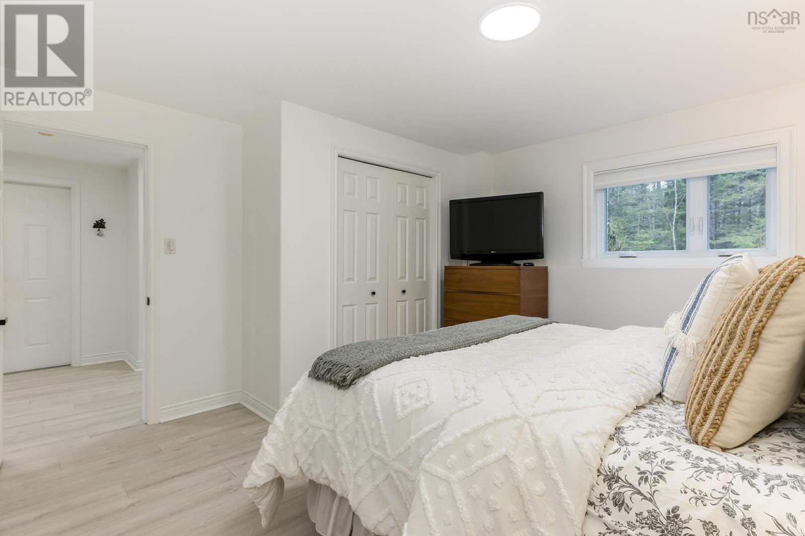 235 Kingswood Drive