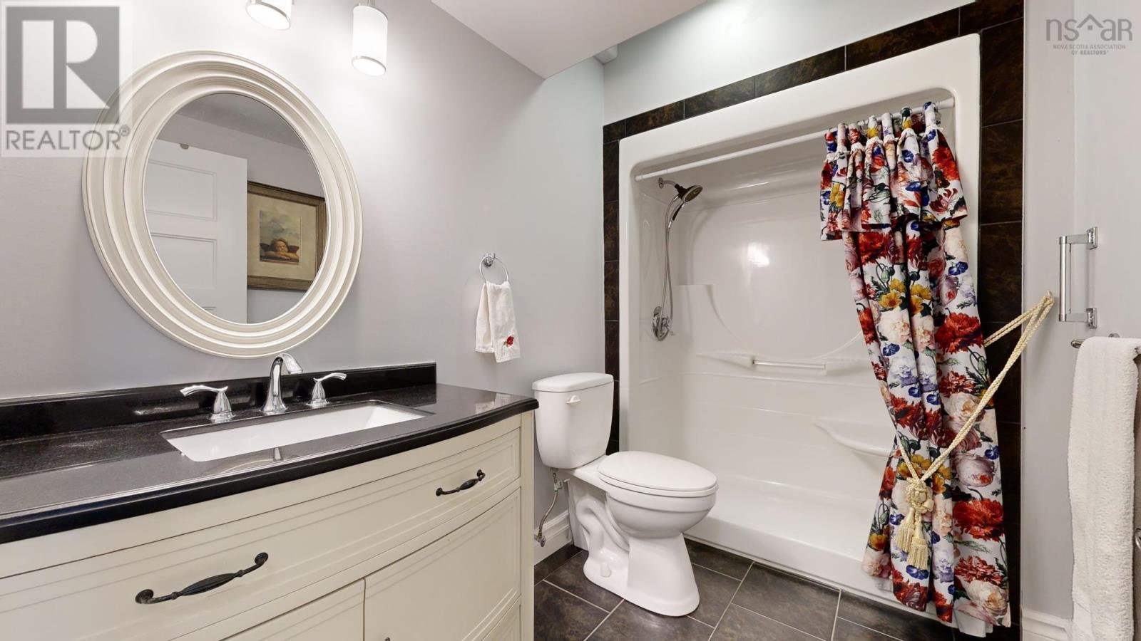 1025 Voyageur Way
