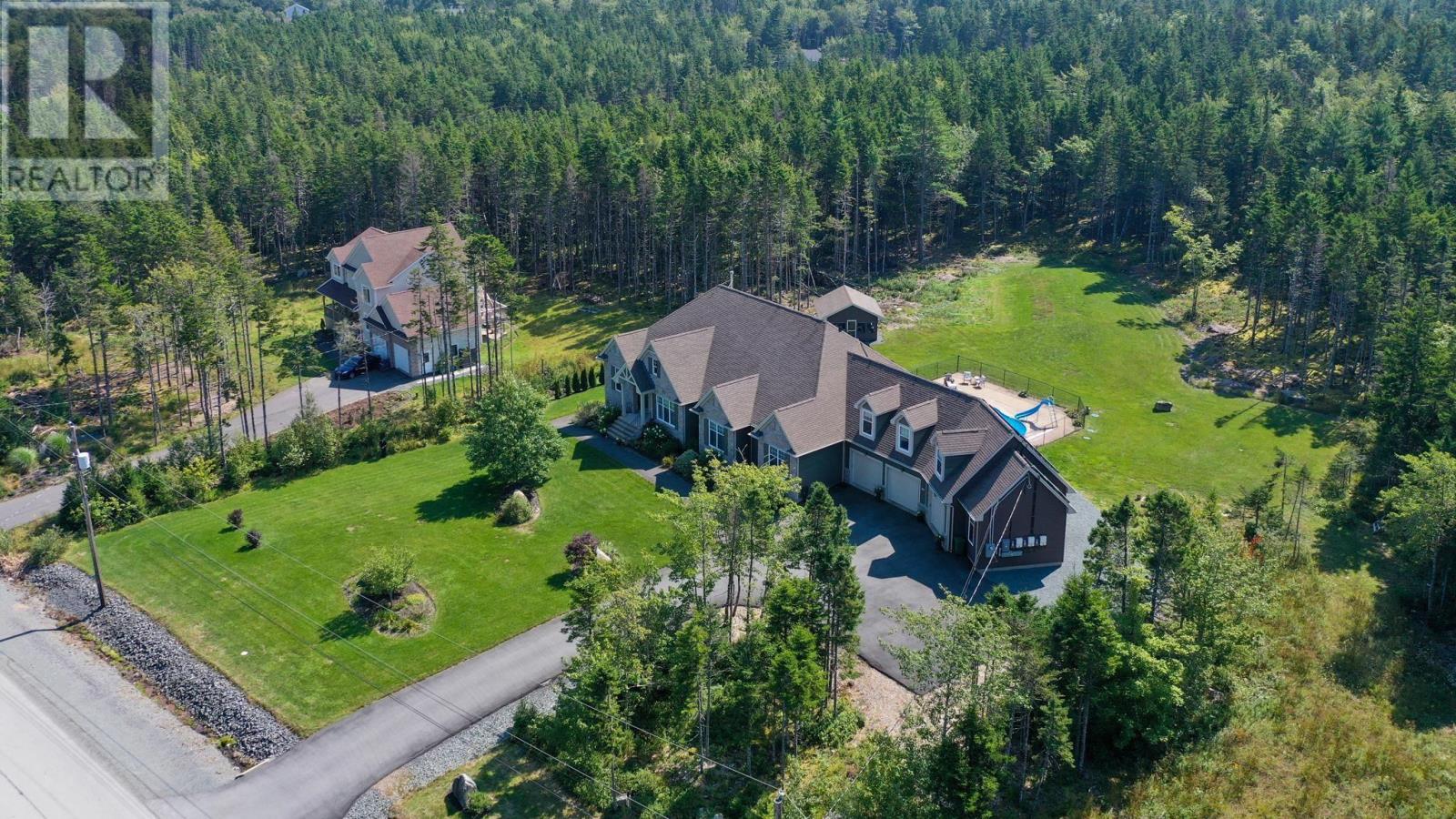 1025 Voyageur Way