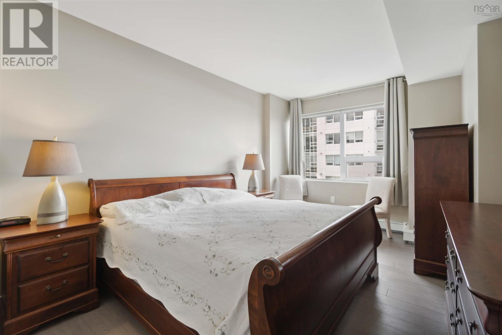 605 15 Kings Wharf Place, #605