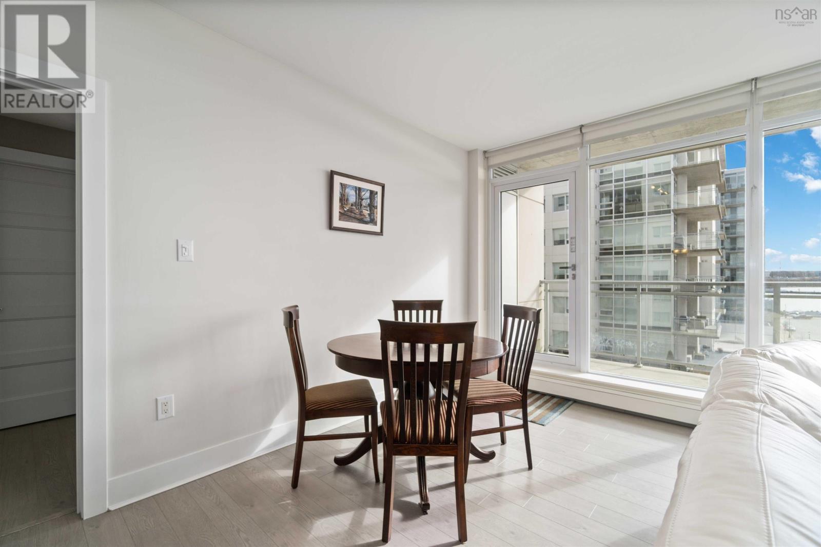 605 15 Kings Wharf Place, #605